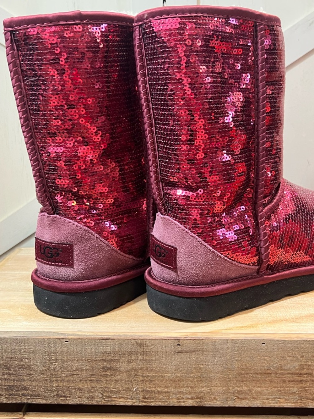 UGG CLASSIC SPARKLE SEQUIN OXB LIMITED HOLIDAY EDITION WOMEN SIZE 8 RARE🔥 - Picture 6 of 9